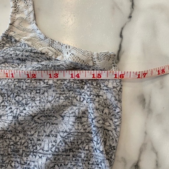 Aeropostale top, gray lace pattern knitted tank top ladies, extra small - Picture 16 of 16